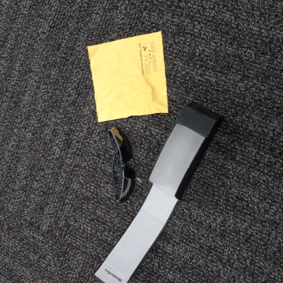 Mercedes-Benz sunglasses 👓 - Picture 4 of 9